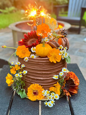 Patty Cakes & etc. Flower subscriptions. Ludington Michigan. Wedding flowers. bridal bouquet. wedding bouquet. locally grown. event flower. memory and memorial arrangements.