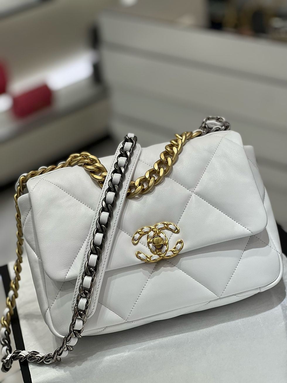 Chanel 19 Shiny Lambskin 26 cm , กระเป๋าชาแนล19 , กระเป๋าแบรนด์เนม1:1