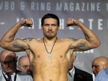 Frank Warren Tags Oleksandr Usyk a 'Cry-Baby' in Ref Drama