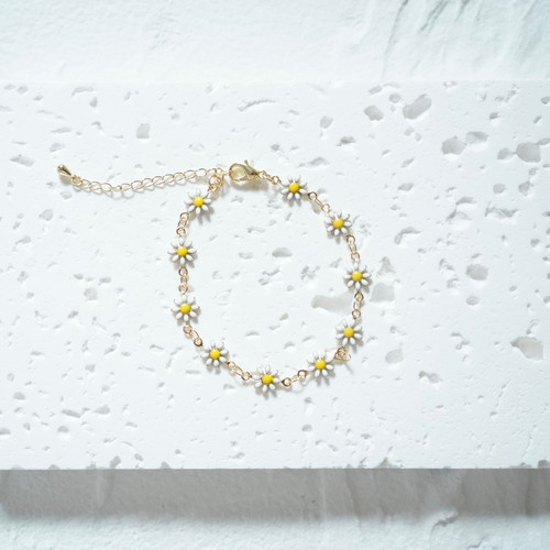 Blossom - Daisy Bracelet | SelinaStudio