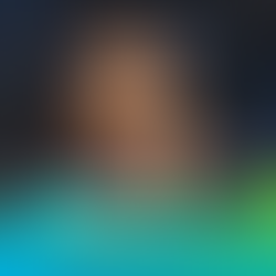 Emma'a Envoûte avec "Serré" : Découvrez son Clip Officiel Sensuel