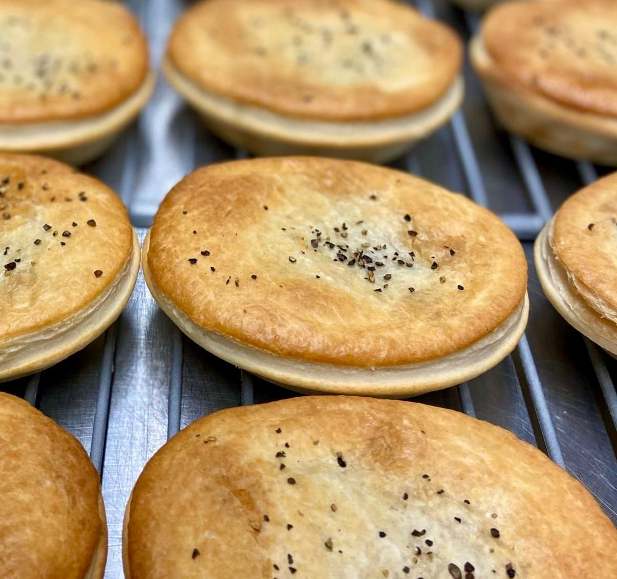 Legend’s Cracked Pepper Steak Pie