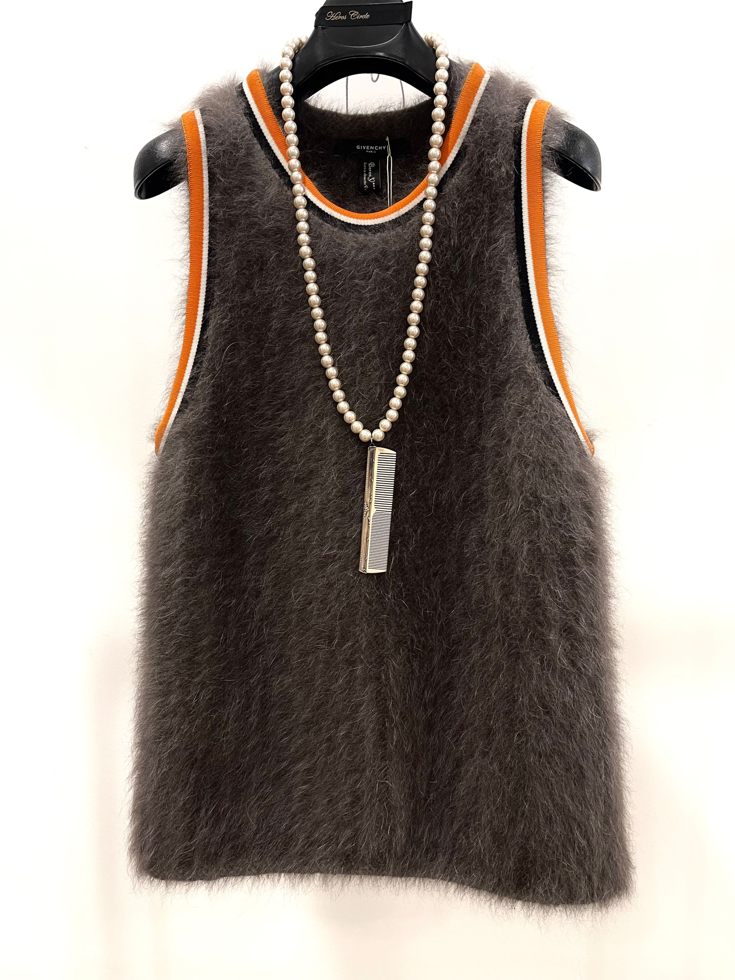 Long dandy style necklace/vintage comb