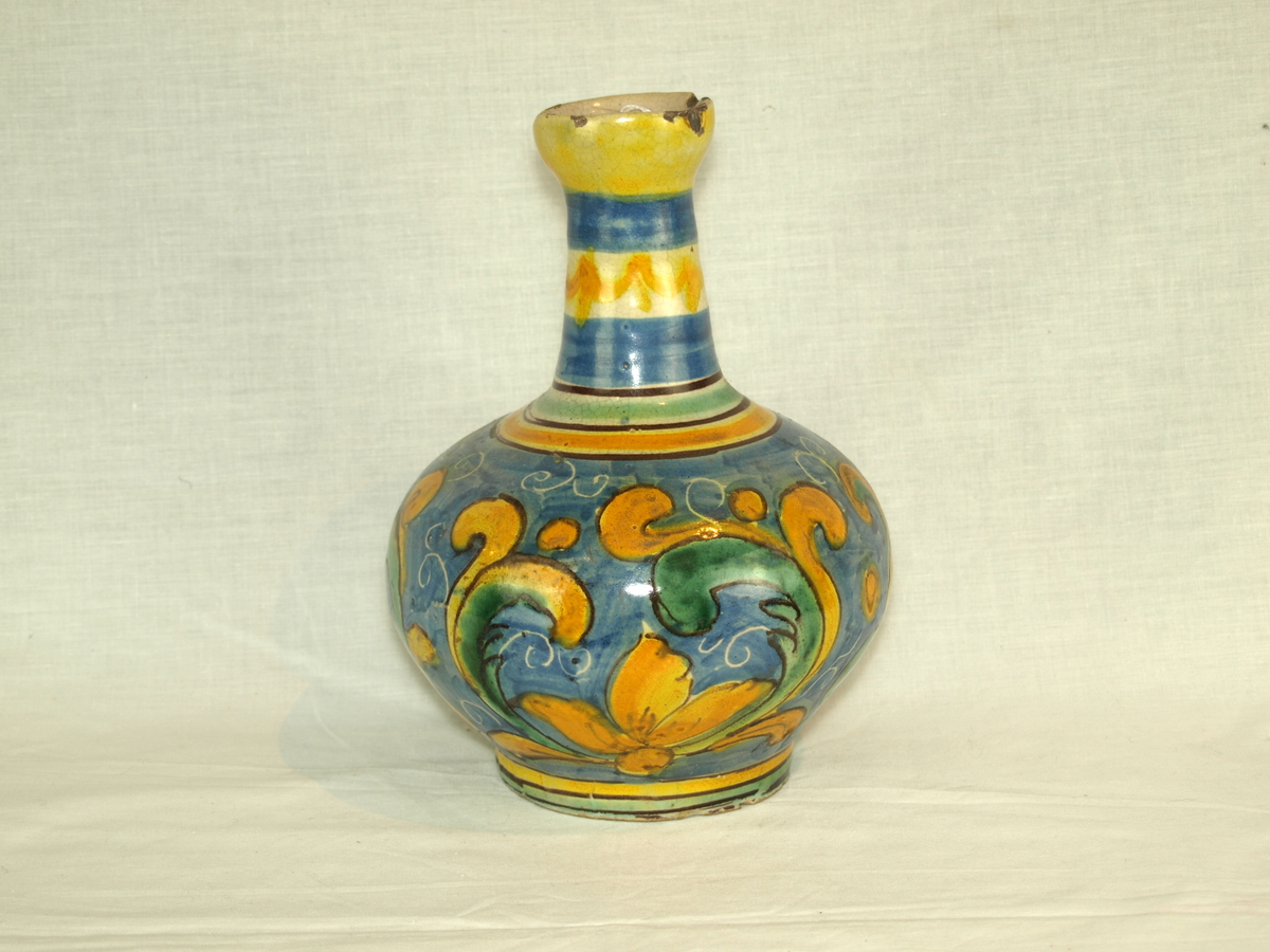 MAJOLICA VASE