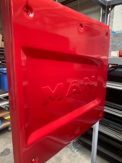 Seitenverkleidung Puvlerbeschichtet.JPG