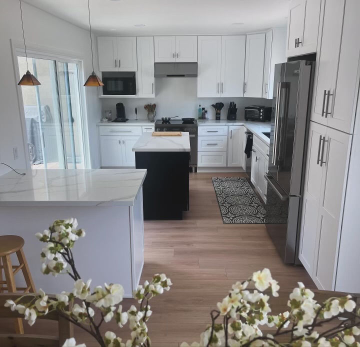 Thumbnail: White Shaker