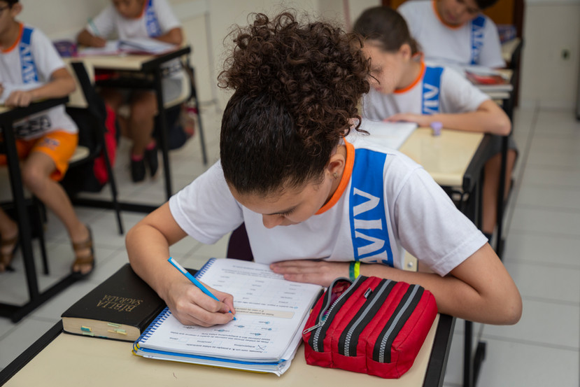 Escola Aviv 2.jpg