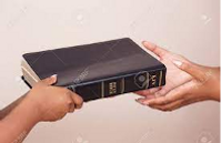 ENTREGA DE BIBLIAS.png