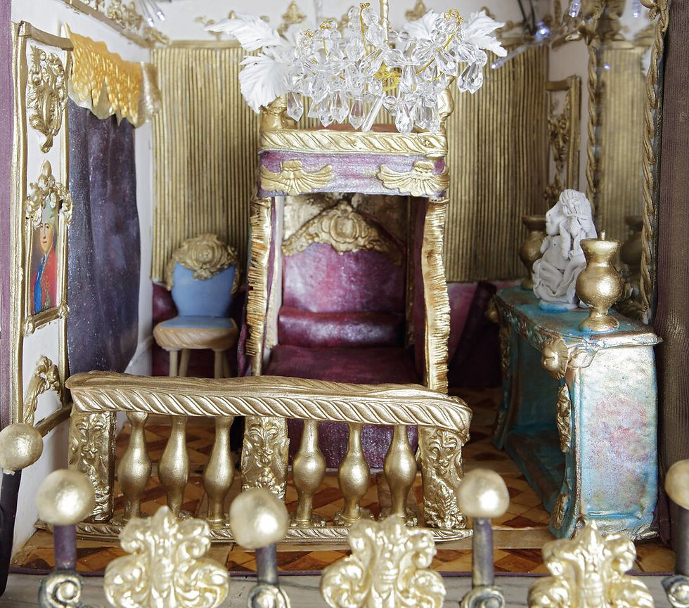 Scarlett Louis Room