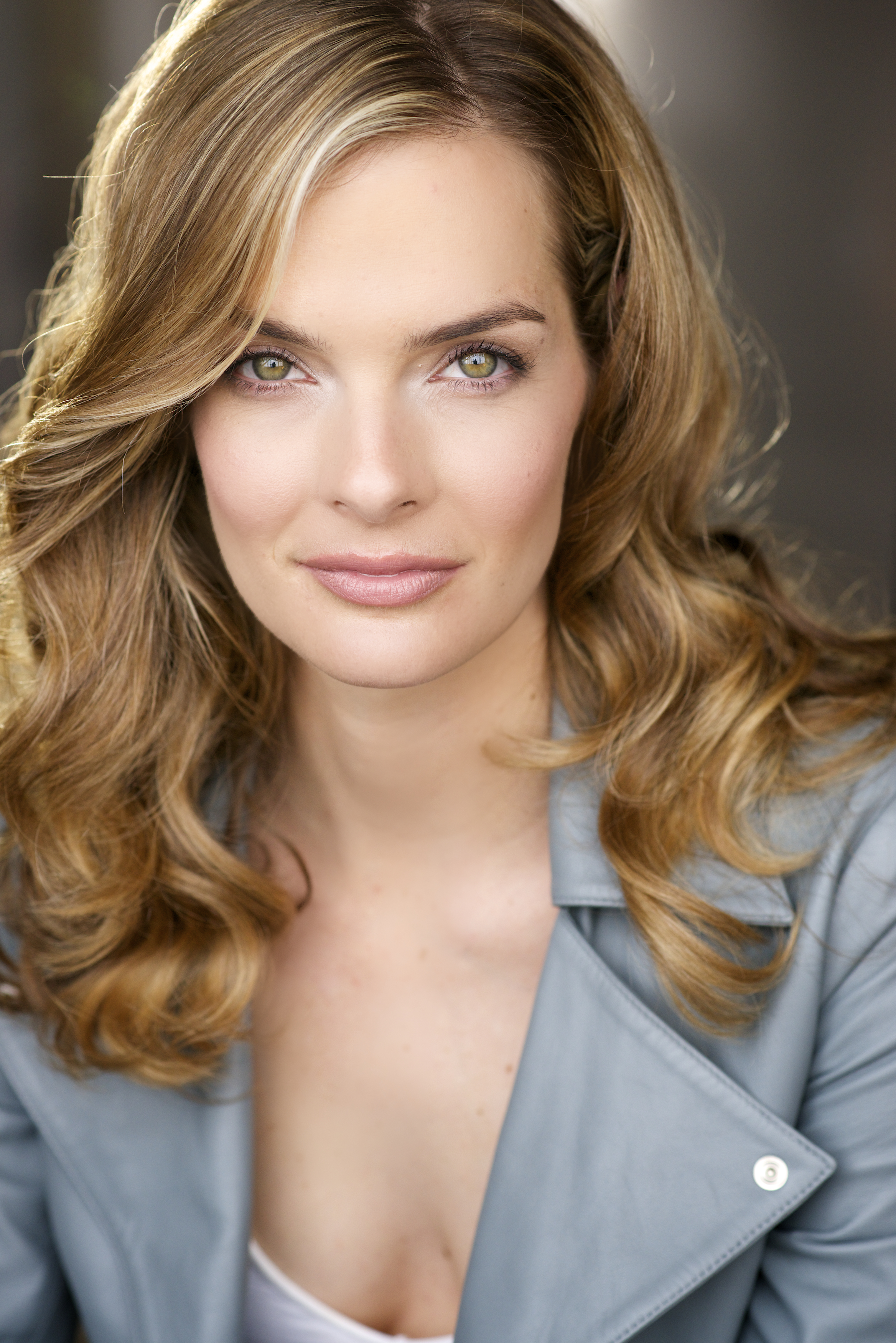 Headshots women, Professional headshots women, Headshots professional