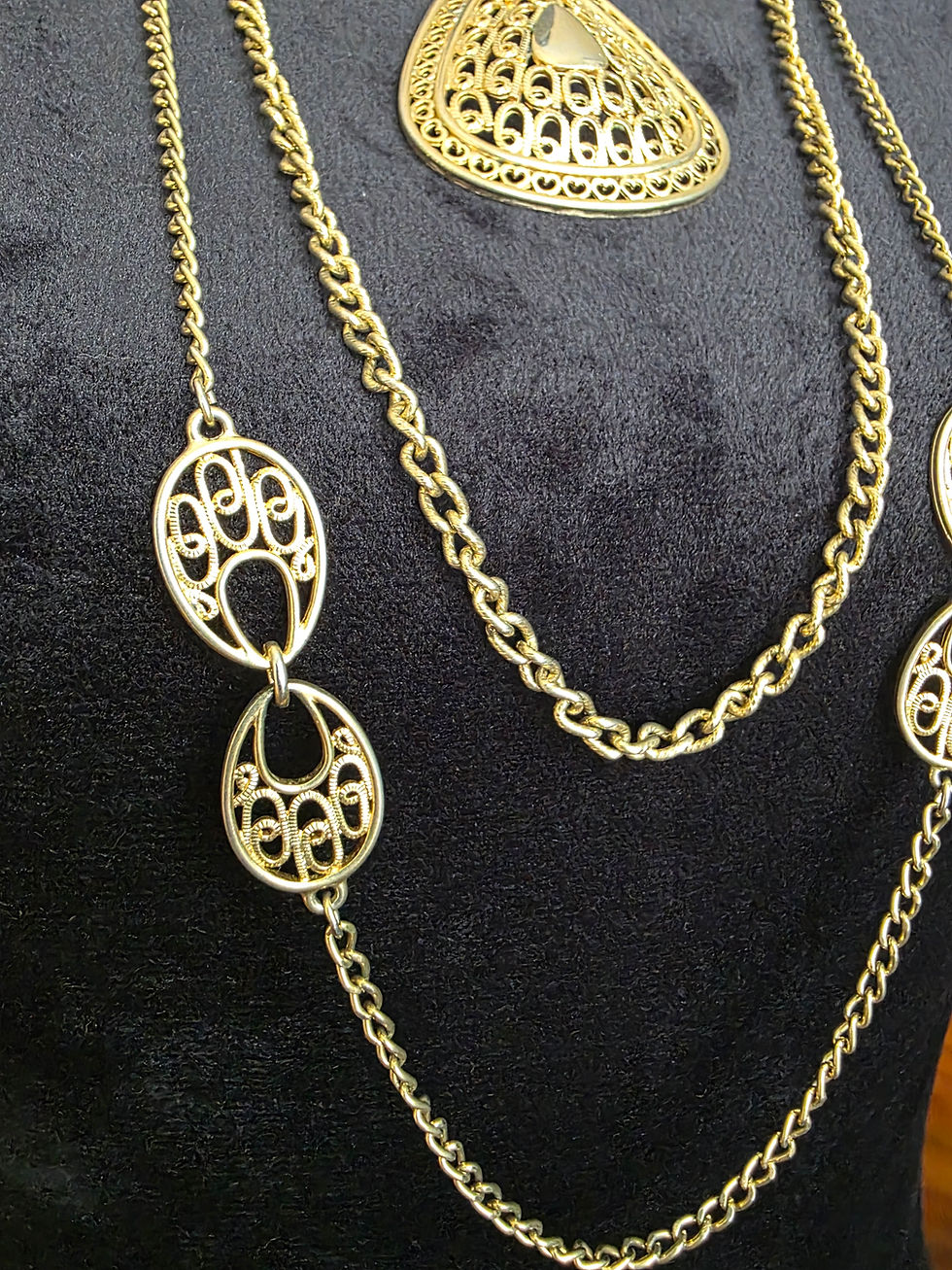 Thumbnail: Vintage Three Strand Gold Tone Sautoir Necklace with Tear Drop Pendant 8