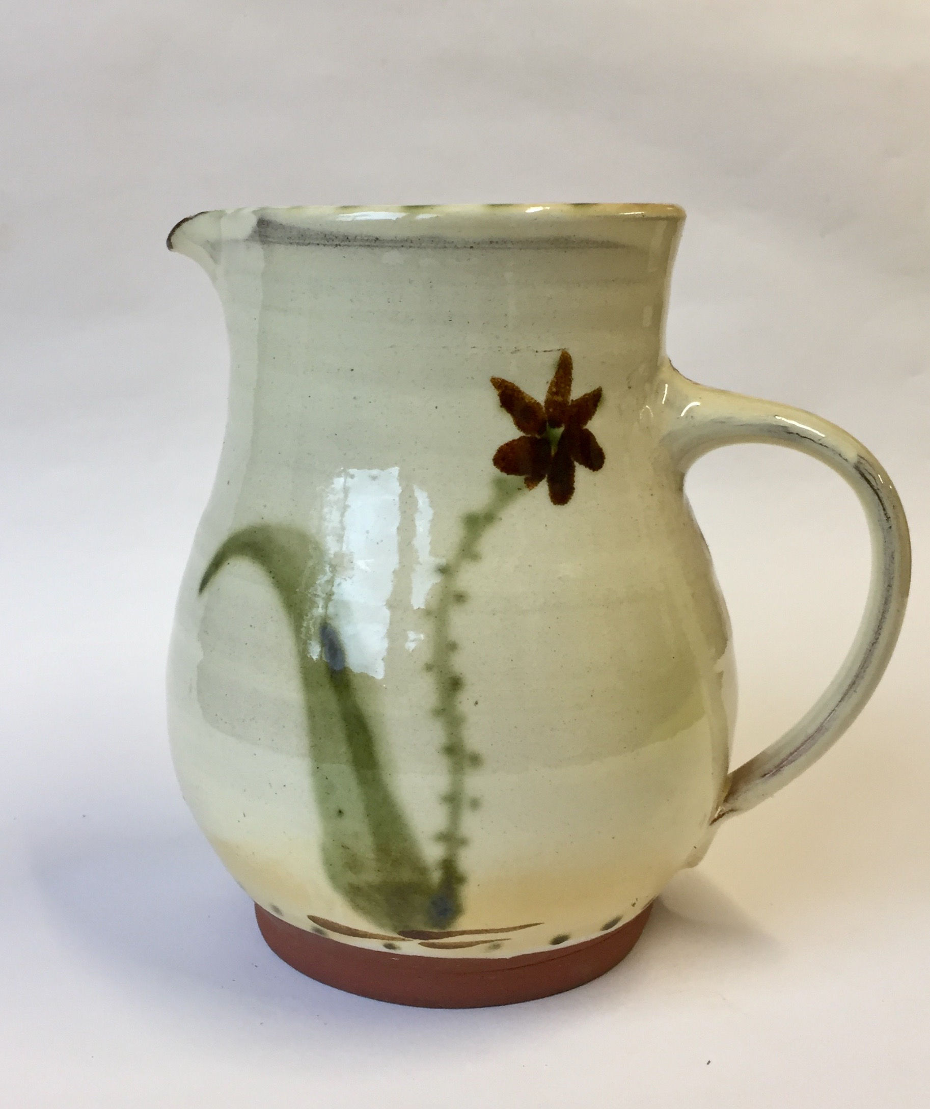 2 pint jug with flower