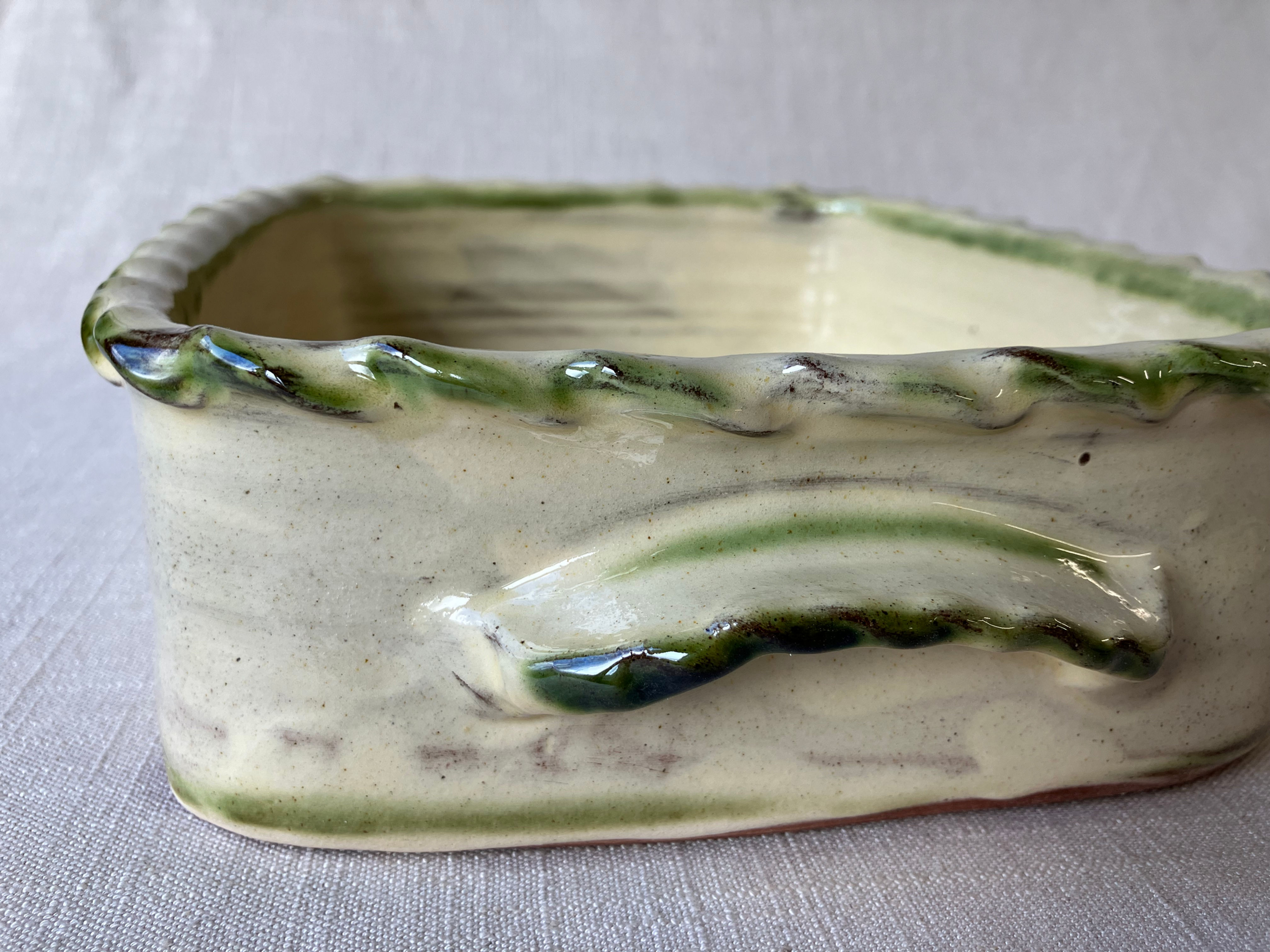 oblong lasagne dish with rope rim