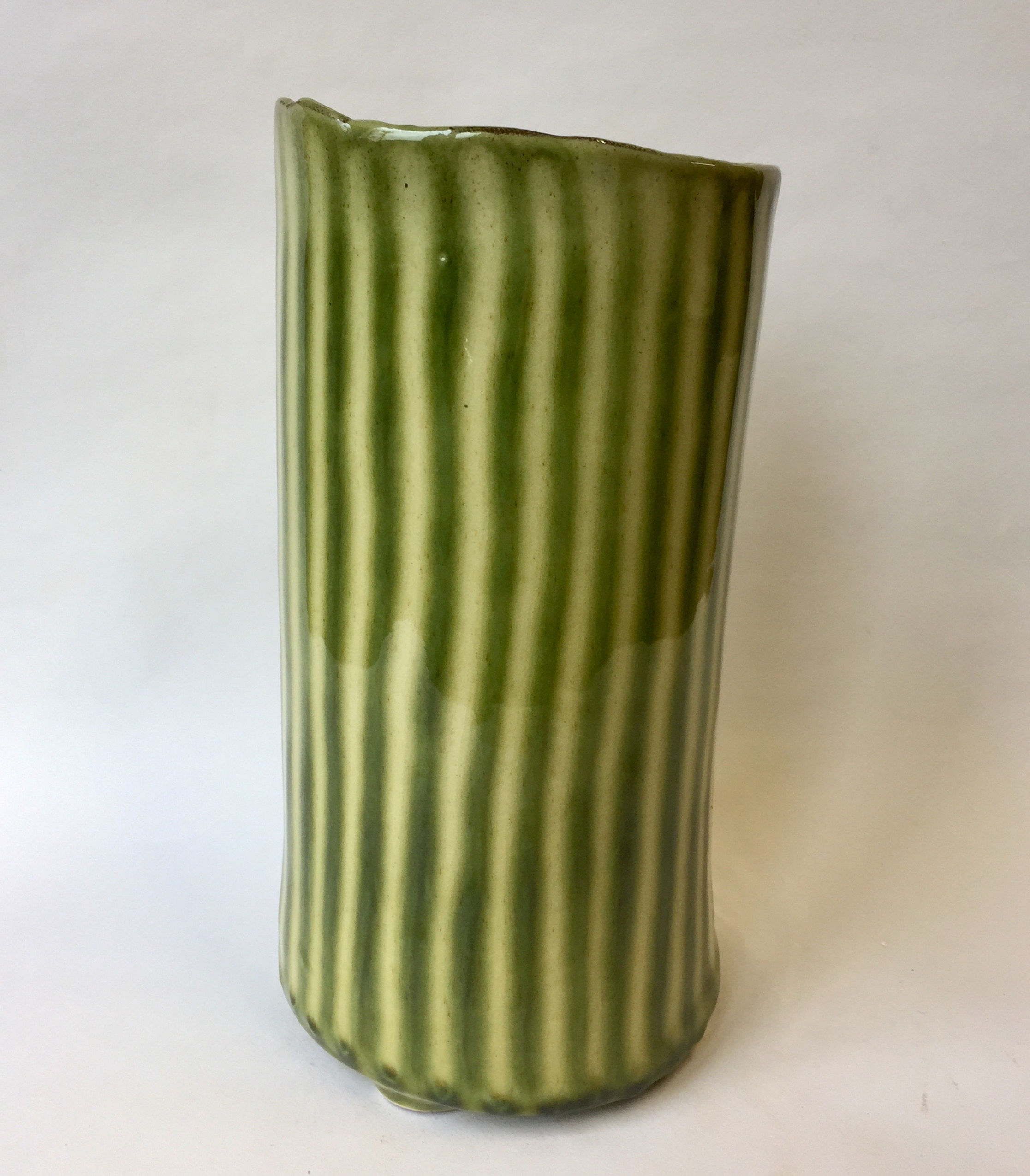 folded vase, green stripe 21x10cm