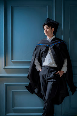 Graduation photography Hong Kong, graduation photoshoot Hong Kong, graduation photo studio HK, professional graduation photographer HK, K3 graduation photos Hong Kong, primary school graduation photos Hong Kong, kindergarten graduation photo package Hong Kong, indoor graduation photography Hong Kong, outdoor graduation photos Hong Kong, graduation gown photo Hong Kong, cap and gown photos HK, family graduation photography Hong Kong, group graduation photos Hong Kong, best graduation photographer Hong Kong, cheap graduation photos Hong Kong, graduation photo booking HK, graduation portrait photographer Hong Kong, photo studio near me Hong Kong, 香港 畢業攝影, 畢業相 館, 畢業照 攝影工作室, 專業 畢業 攝影師, 大學生 畢業攝影 香港, K3 畢業照 香港, 幼稚園畢業 相片, 小學 畢業照 攝影, 室內 畢業攝影 香港, 室外 畢業照 香港, 畢業袍 拍照 香港, cap and gown 畢業照 香港, 畢業 全家福 攝影, 畢業 合照 攝影, 畢業 相片 套餐, 畢業攝影 預約, 攝影工作室 附近 香港, 攝影師 推介 香港, 攝影套餐 香港, 婚紗攝影/人像攝影/肖像攝影 香港（含：預約、包套、價錢、地點、時段）