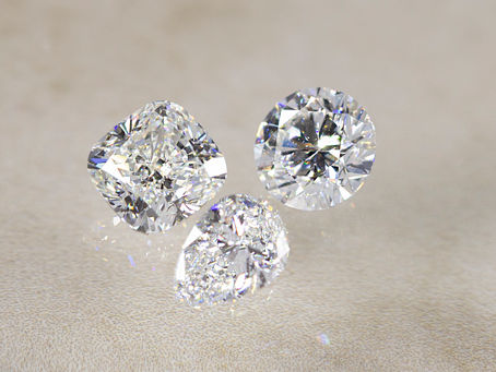 Moissanite vs. Diamond, what is the difference?