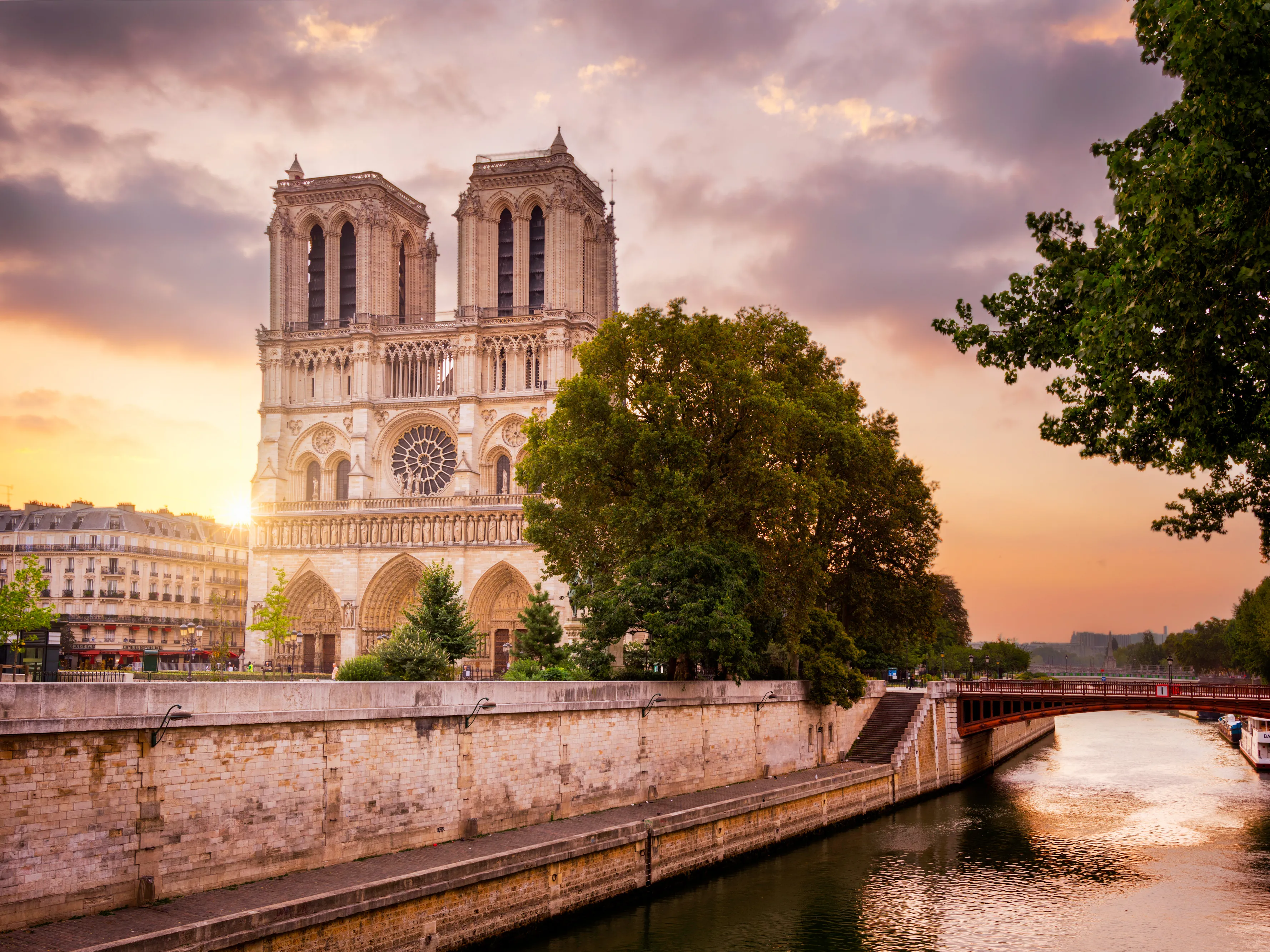 Notre-Dame_GettyImages-603224642.jpg.webp