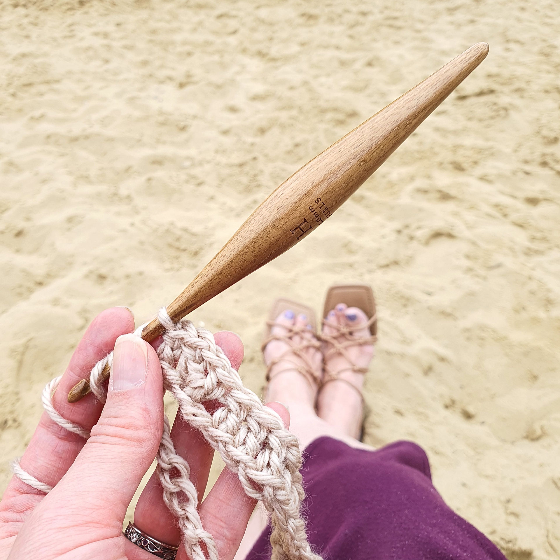 Crochet in the sandpit (wooden hook and beige yarn mid stitch)