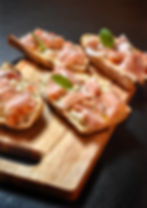 Brusqueta de Queijo de Cabra e Presunto Parma