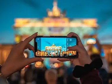 COSA-FA-IL-SOCIAL-MEDIA-MANAGER-VIAGGI-MARKETING-AGENZIE-VIAGGI-VENDERE-ESPERIENZE-TURISTI