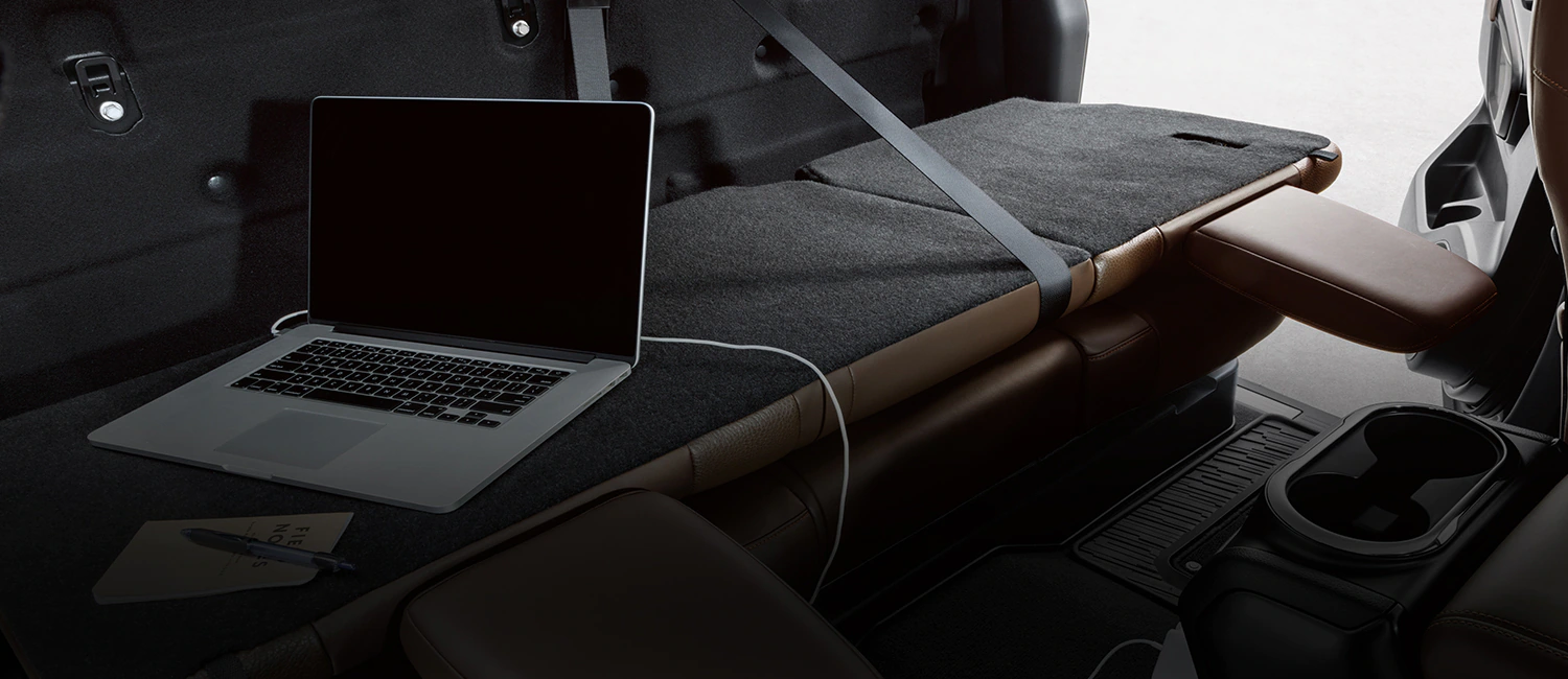 2023-nissan-titan-laptop-on-virtual-workbench.webp