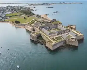vue aérienne de la citadelle de port-louis