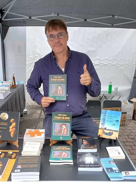 Braine-l'Alleud - Braderie 2024 - Olivier Papleux - À fleurs de peau (2)