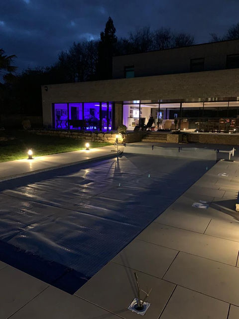 The Glass house - Pool area (night)