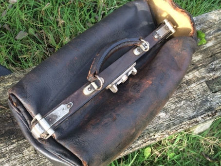 Gladstone bag No 1
