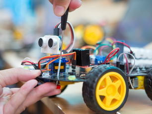 student working on STEAM project, E3 Encounters