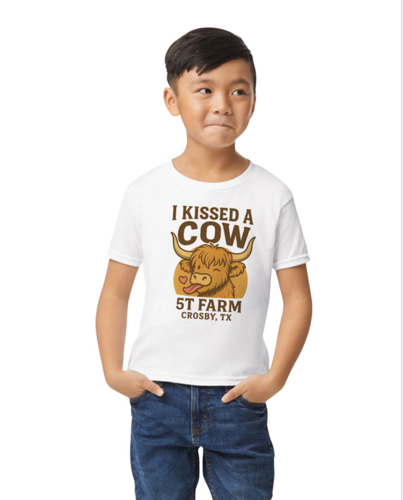 Thumbnail: “I KISSED A COW AT 5T FARM” T -Shirt