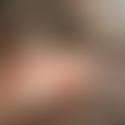 Die rosarote Brille des Schmerzes: Warum wir erst enttäuscht werden müssen, um frei zu sein