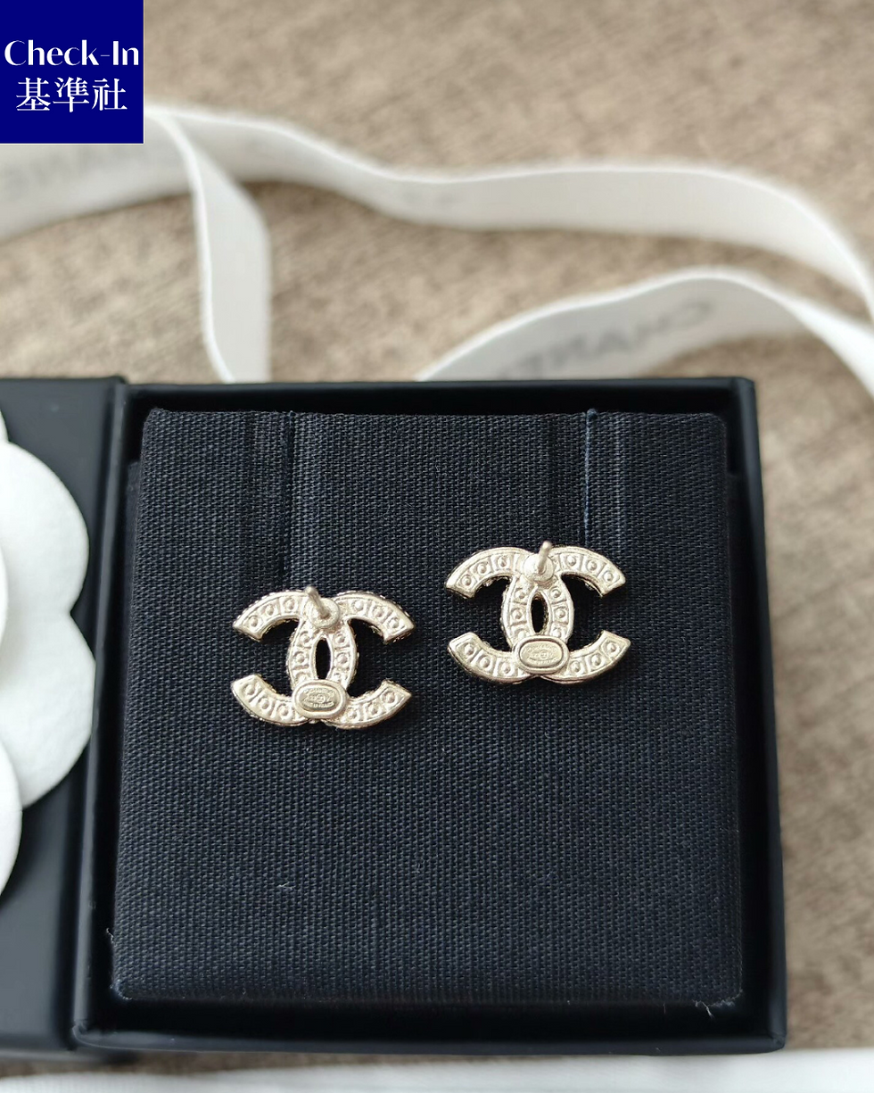 縮圖：全新 Chanel CC Logo 珍珠耳環