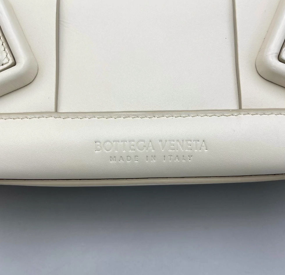 縮圖：BV WHITE CASETTE SHOULDER BAG