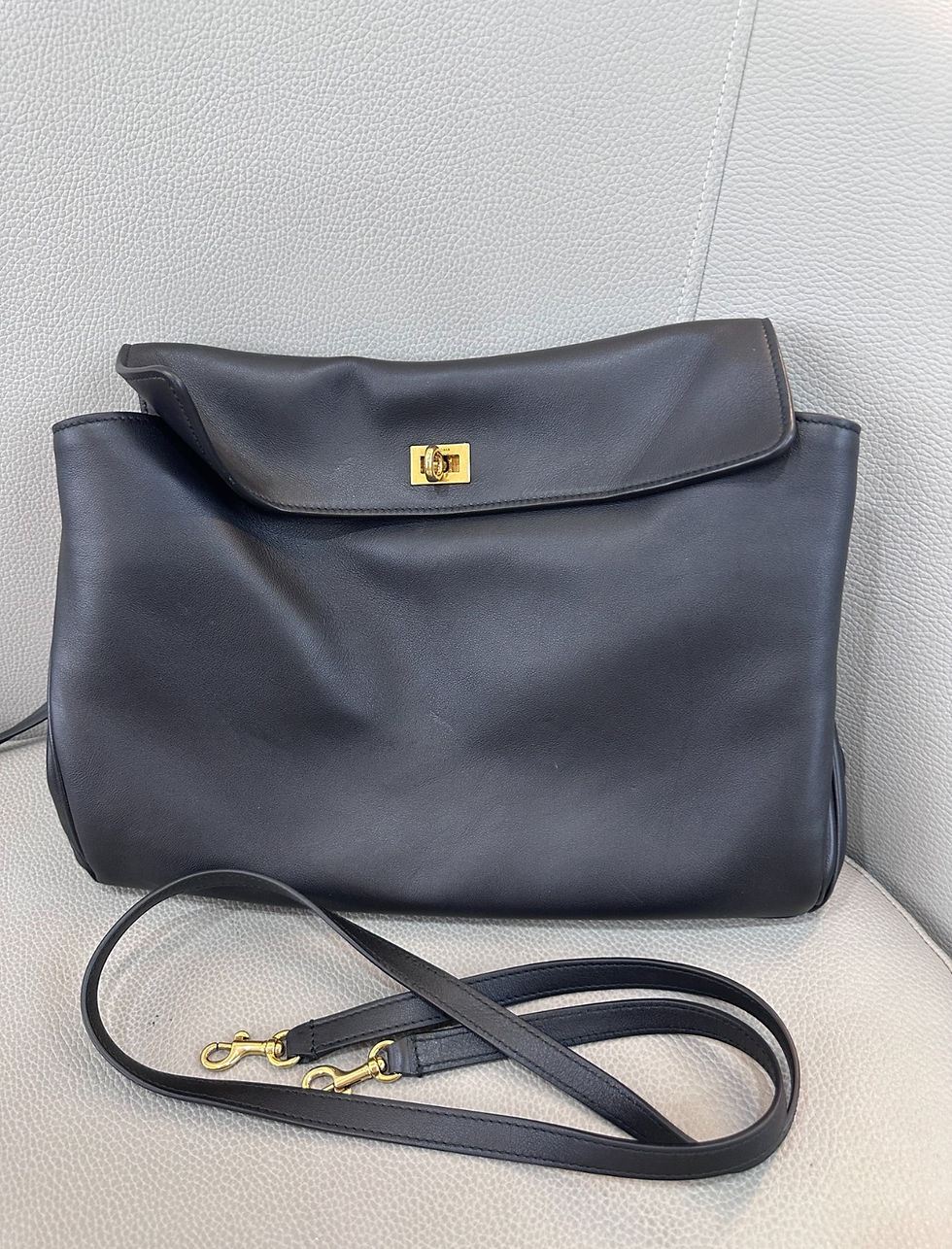 縮圖：Balenciaga Rodeo Medium 中號