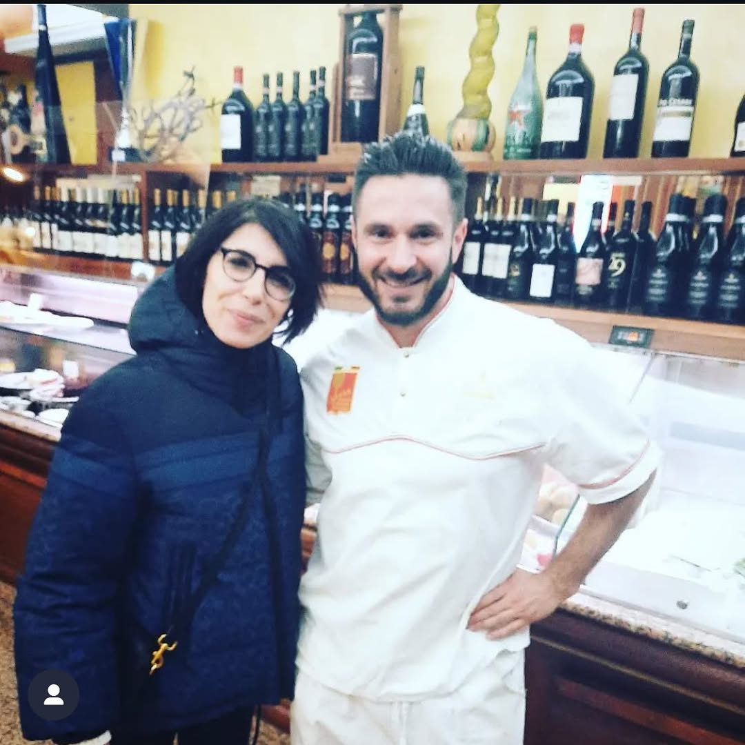 Pizza al forno a legna a Roma: l'arte dell'impasto da La Ruota