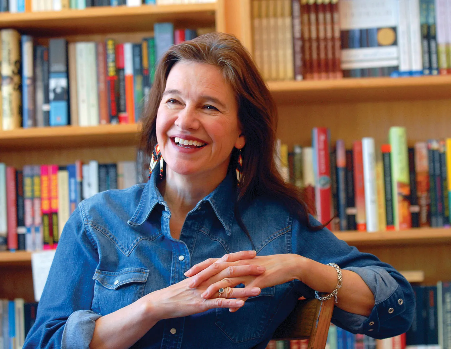 people-Louise-Erdrich-novels-Ojibwa-deal-life.webp