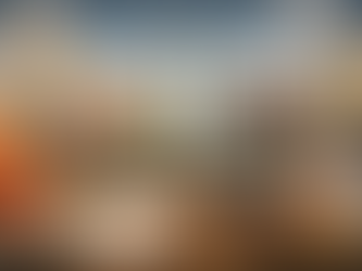 Illustration réaliste d’une balance opposant budget ASC et budget de fonctionnement du CSE, avec avantages salariés, outils juridiques et risque d’irrégularité.