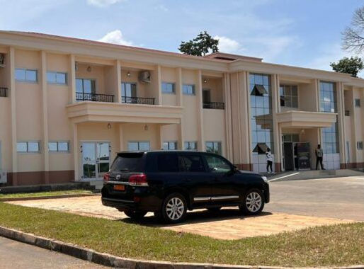 SAMUEL ETO’O RÉCEPTIONNE PROVISOIREMENT LE NOUVEL HÔTEL 5 ÉTOILES DES LIONS