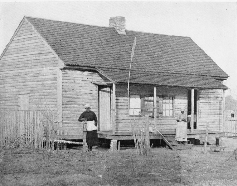 Typical plantation homes in South of migrants to Chicago, 1922.
