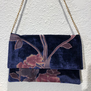 Blue Velvet Clutch w/shoulder chain $39