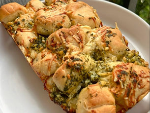 Sourdough Discard Cheesy Garlic Pull-Apart Bread