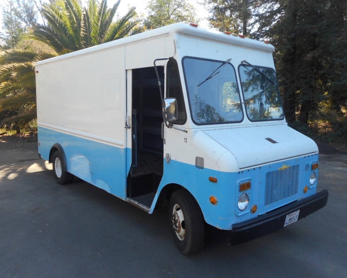 アメ車のキッチンカー フードトラックはyada Motoring ステップバン 移動販売車 アメ車 クラシックカー 旧車 愛知 一宮 アメ車のキッチンカー フードトラックはyada Motoring ステップバン 移動販売車 アメ車 クラシックカー 旧車 愛知 一宮