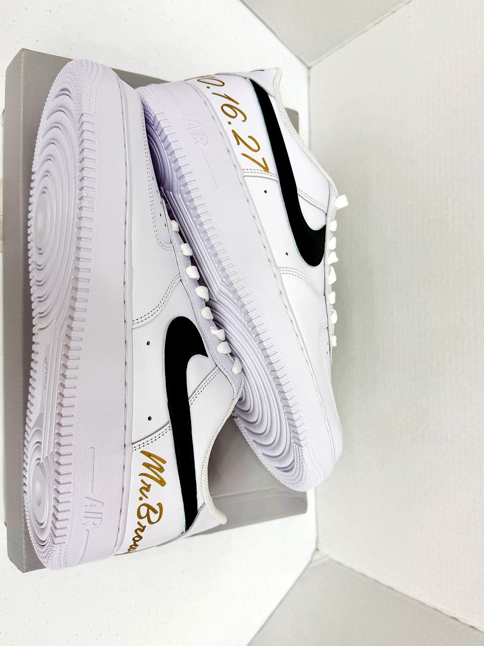 Thumbnail: The Groom AF1