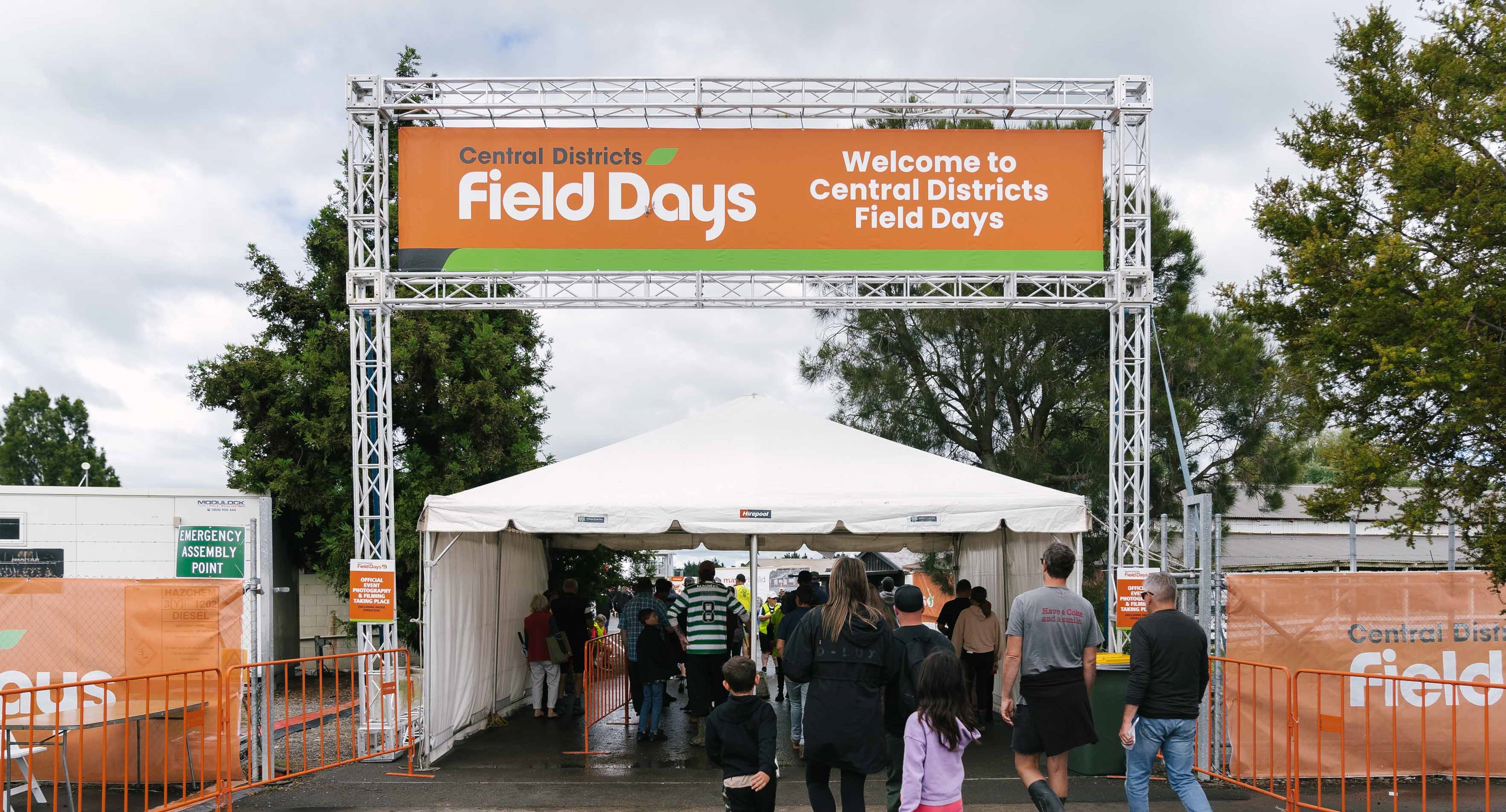 Attendees entering through "Welcome to Central Districts Field Days" archway.