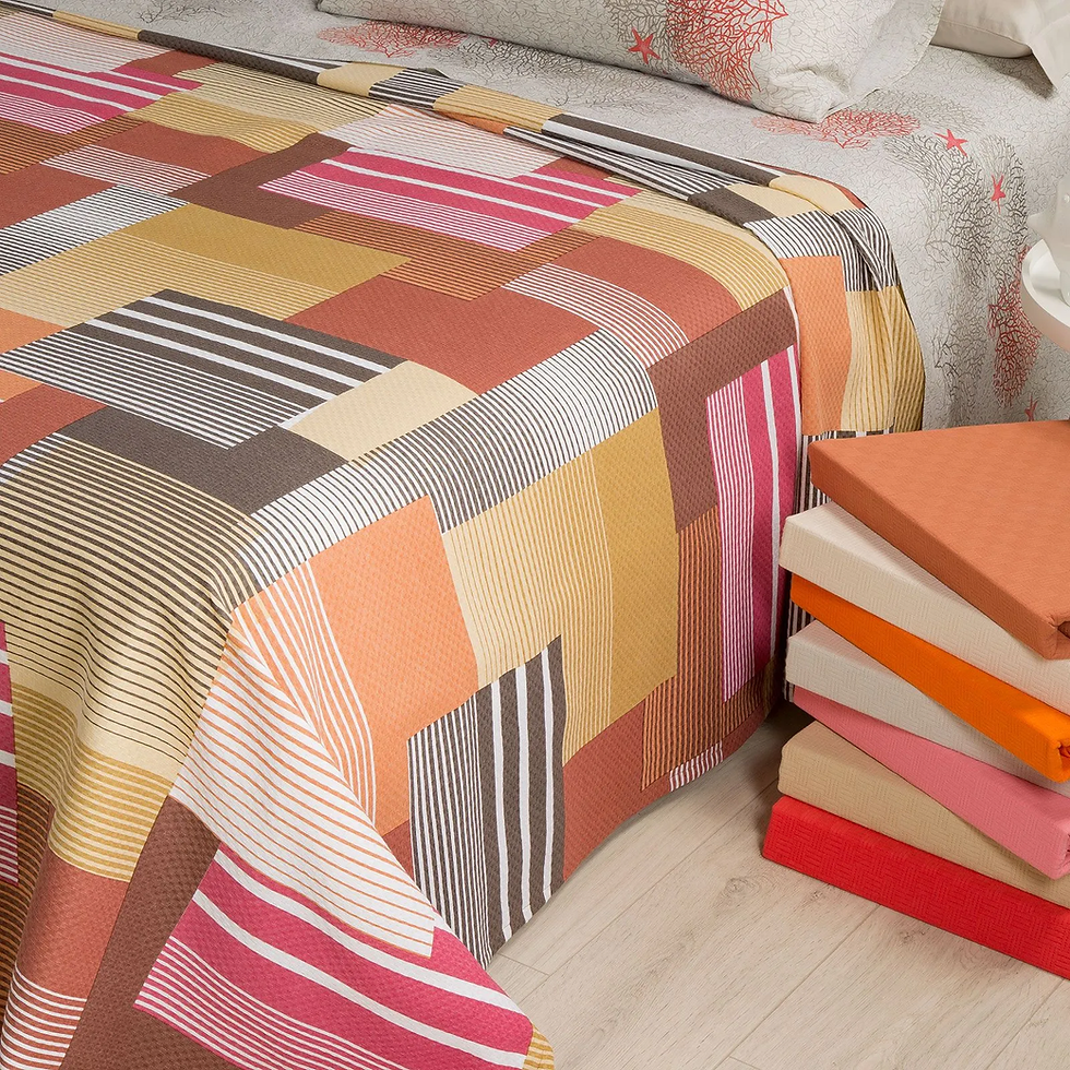 Copriletto leggero Formentera di Caleffi in piquet