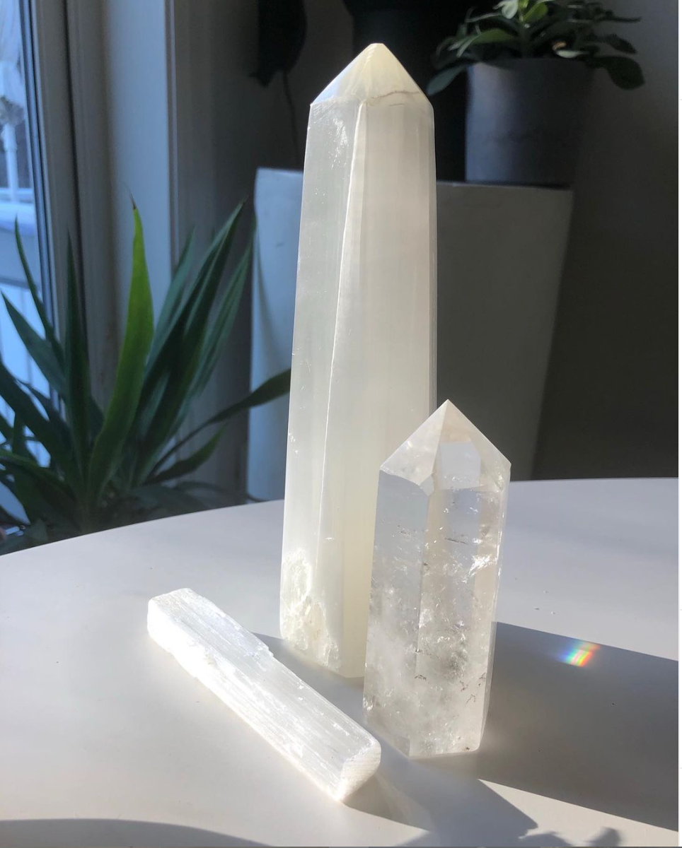 Tårn, tower, krystall, selenitt, kvarts, rå stein, bergkrystall, healing crystal,