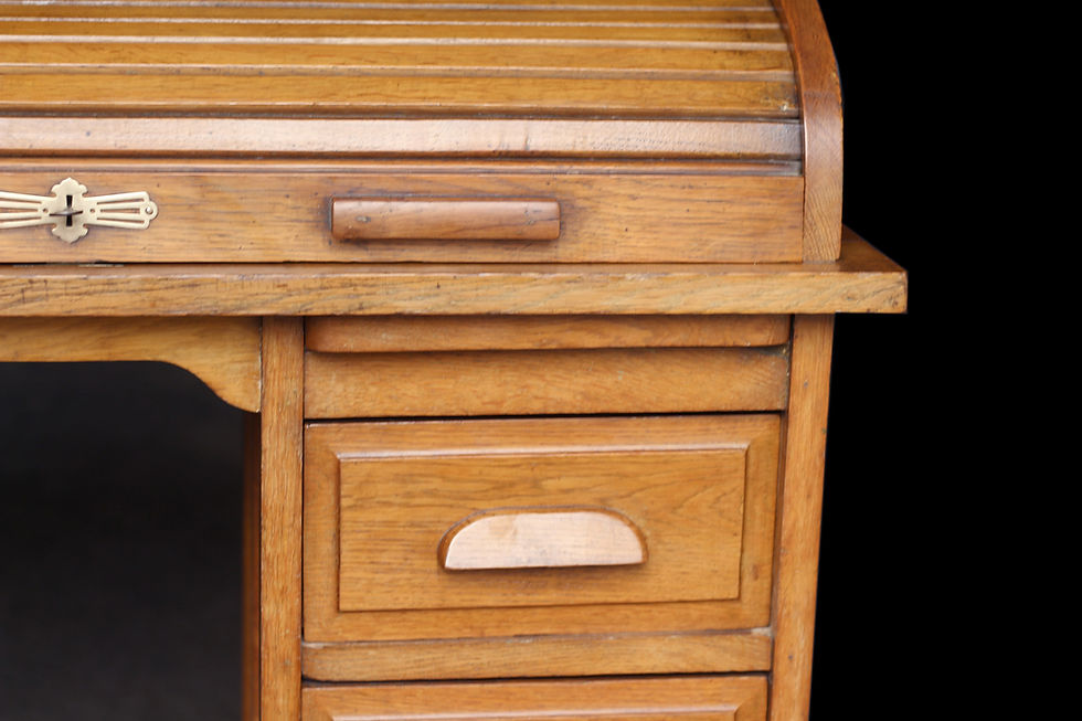 Miniature : Bureau US en chêne blond dans sa patine d'origine.