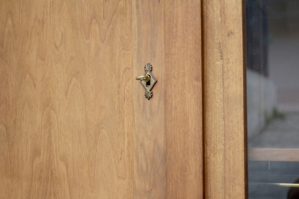 Miniature : Grande armoire en noyer massif qui provient du mobilier... du Sénat ! Vers 1900.