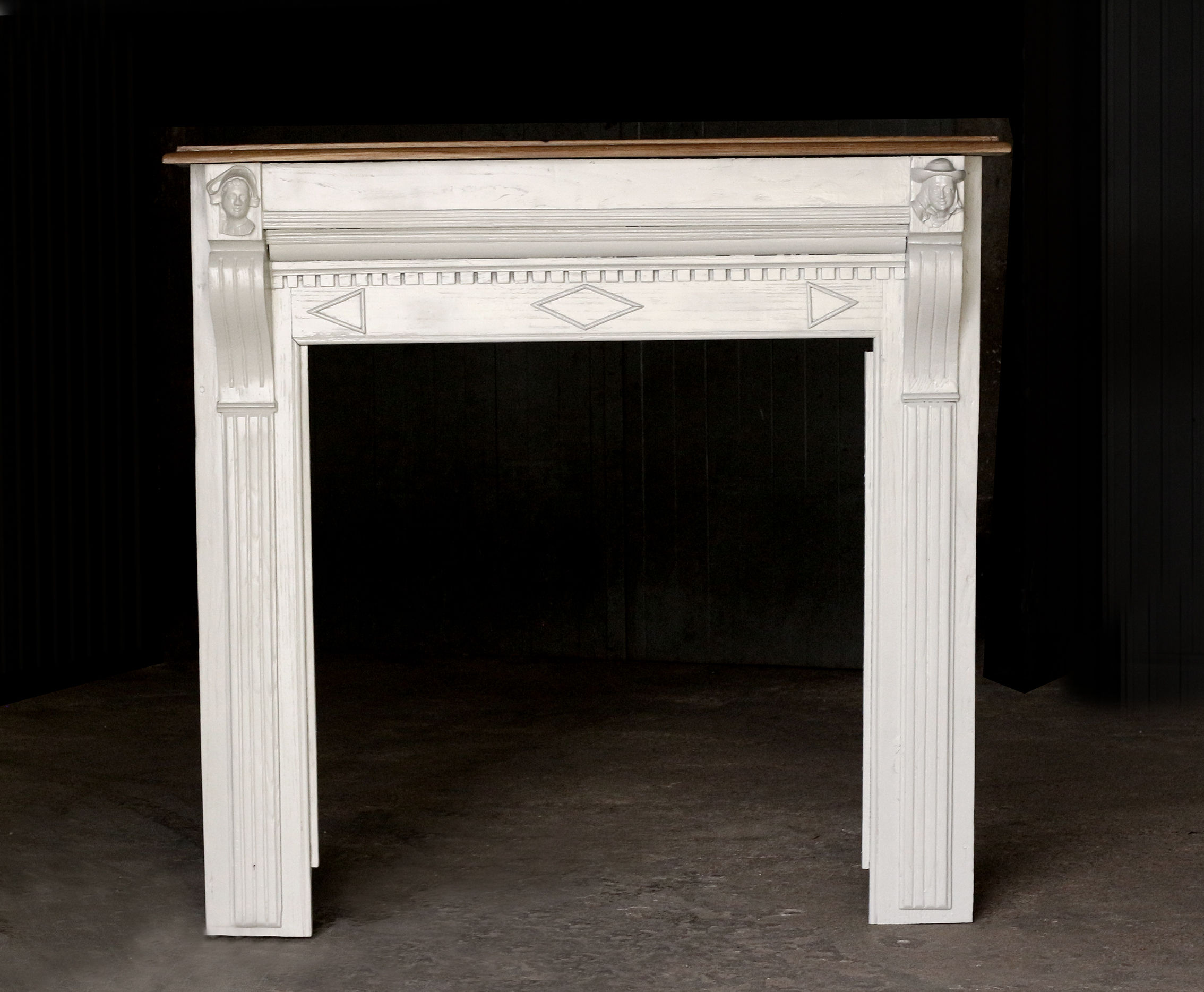 Manteau de cheminé breton avec figures ! XIXeme siècle.